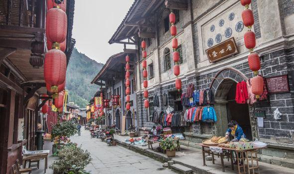 重庆百架无人机表演失控撞楼,造成事故的原因是什么?-机智问答网页,帮你轻松解答各种问题